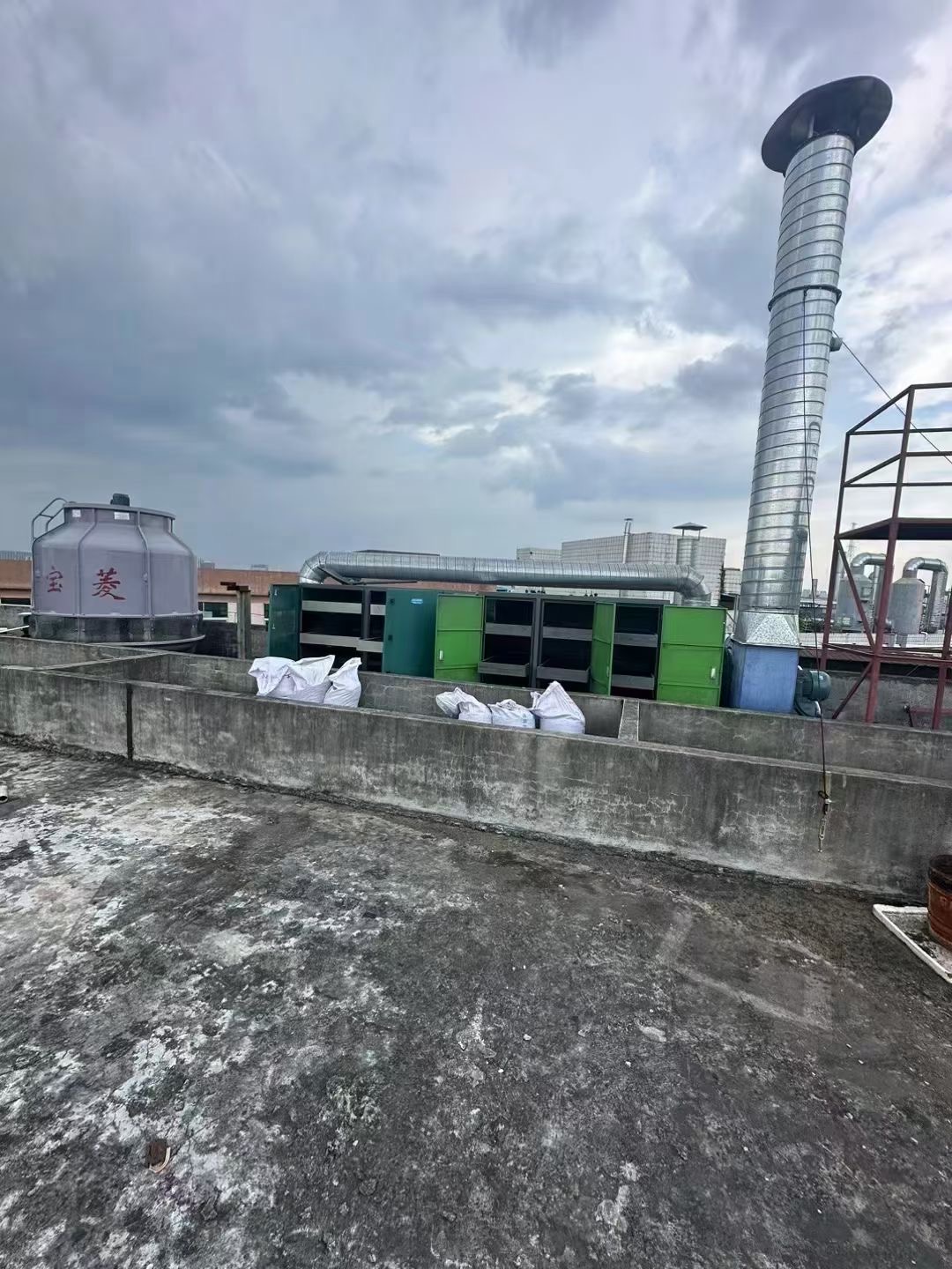 Using black coal to purify the air—how is that possible?