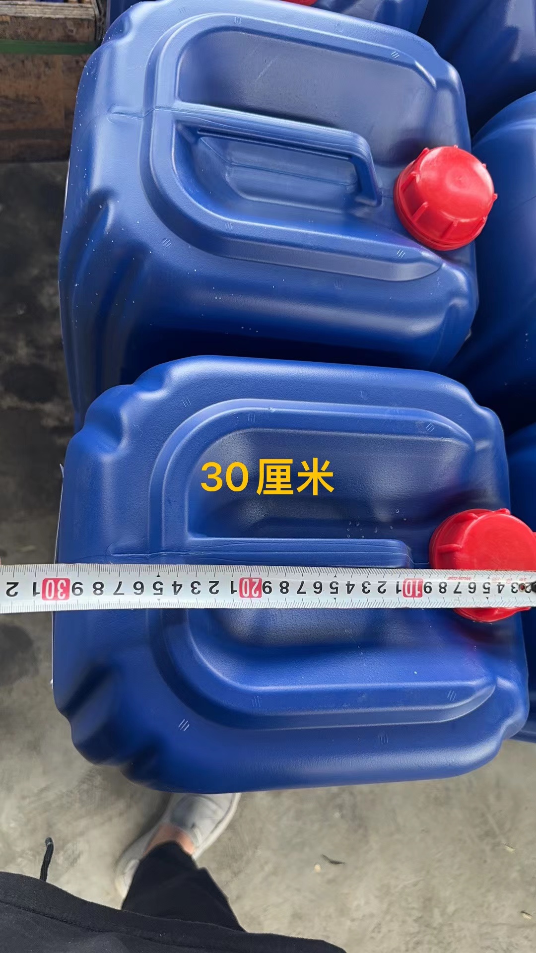 High-efficiency corrosion and scale inhibitor